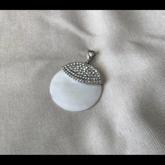 Woman’s Statement Abalone/Rhinestone Pendant - Picture 2 of 9